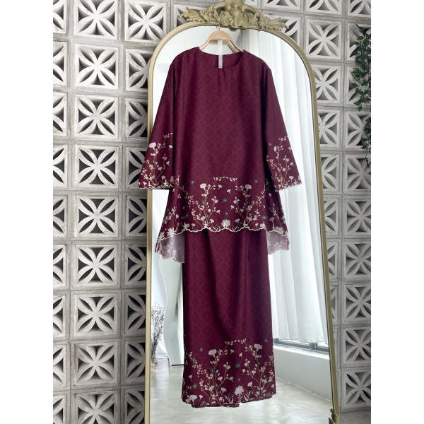 Jameera Kurung Set (Size L) Jameera Kurung Set (Size L)